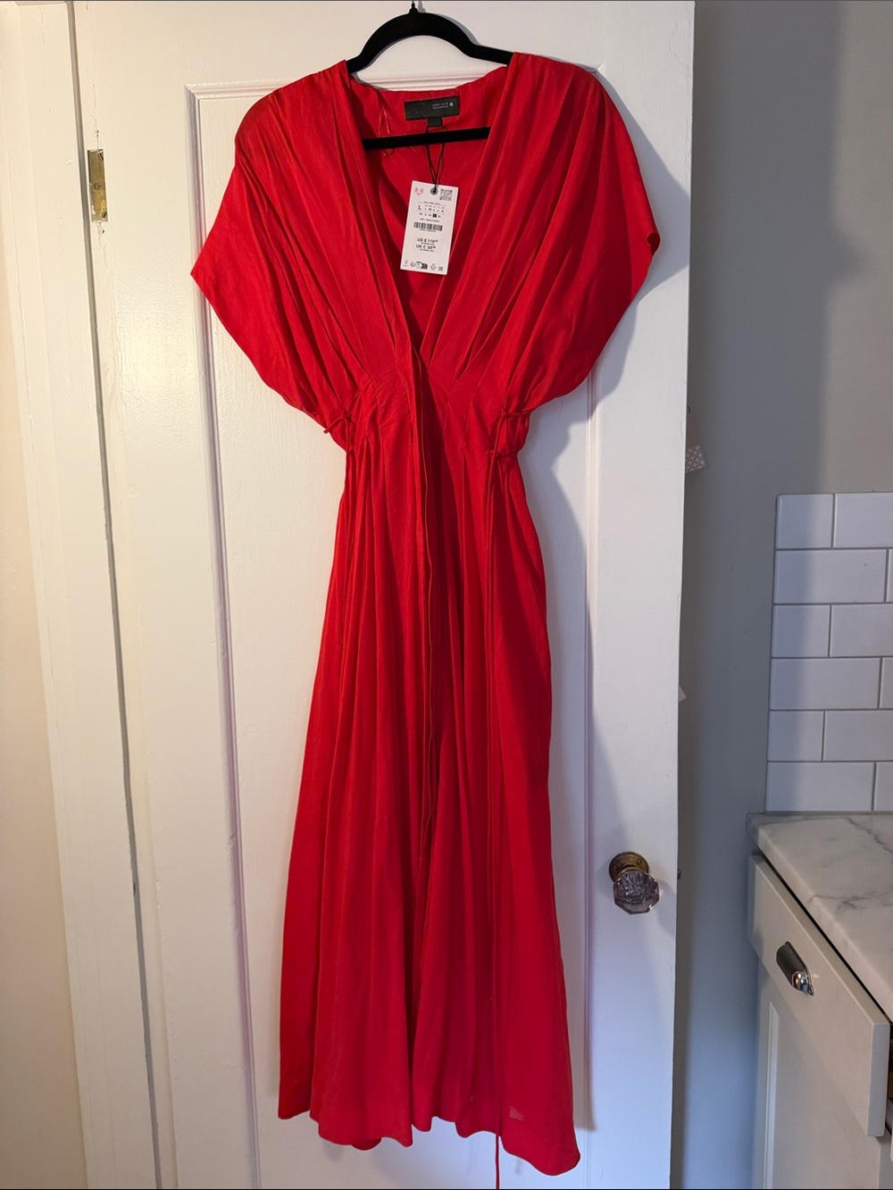 Red V-Neck Zara dress - Midi Maxi length - Easy to style - Size L